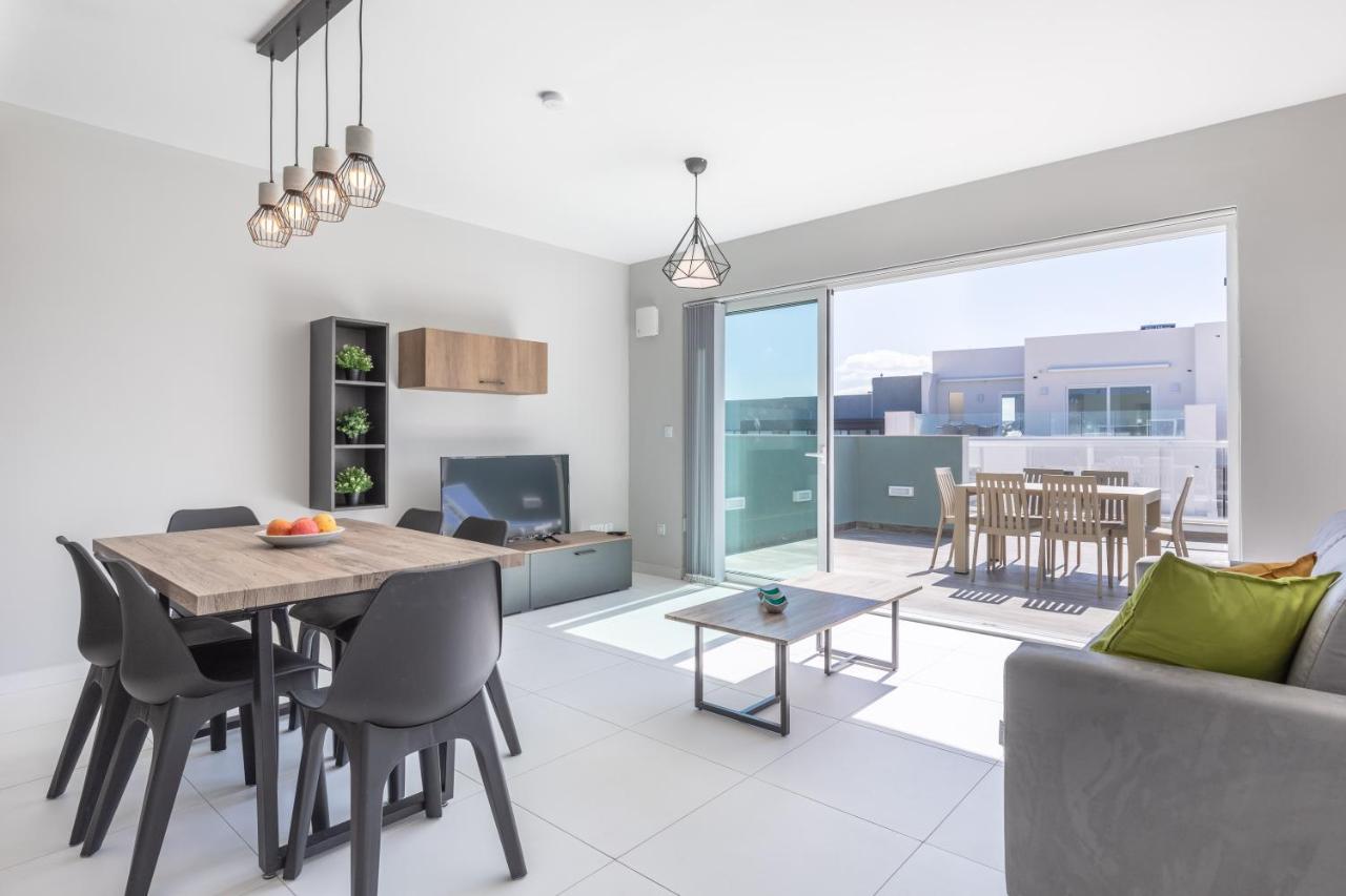 Unique Penthouse With Private Heated Jacuzzi, Close To Restaurants And Night Life Is-Swieqi Esterno foto