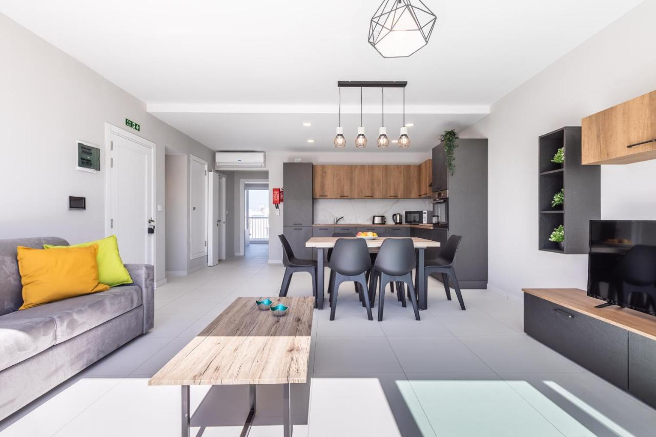 Unique Penthouse With Private Heated Jacuzzi, Close To Restaurants And Night Life Is-Swieqi Esterno foto
